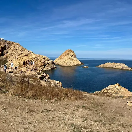 Grand T2 Classe 3 Etoiles Dans De Standing * L'Ile-Rousse (Corsica)